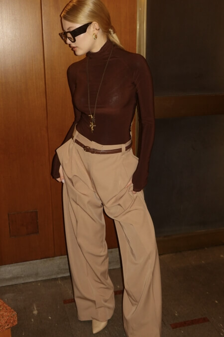 Beige classic trousers